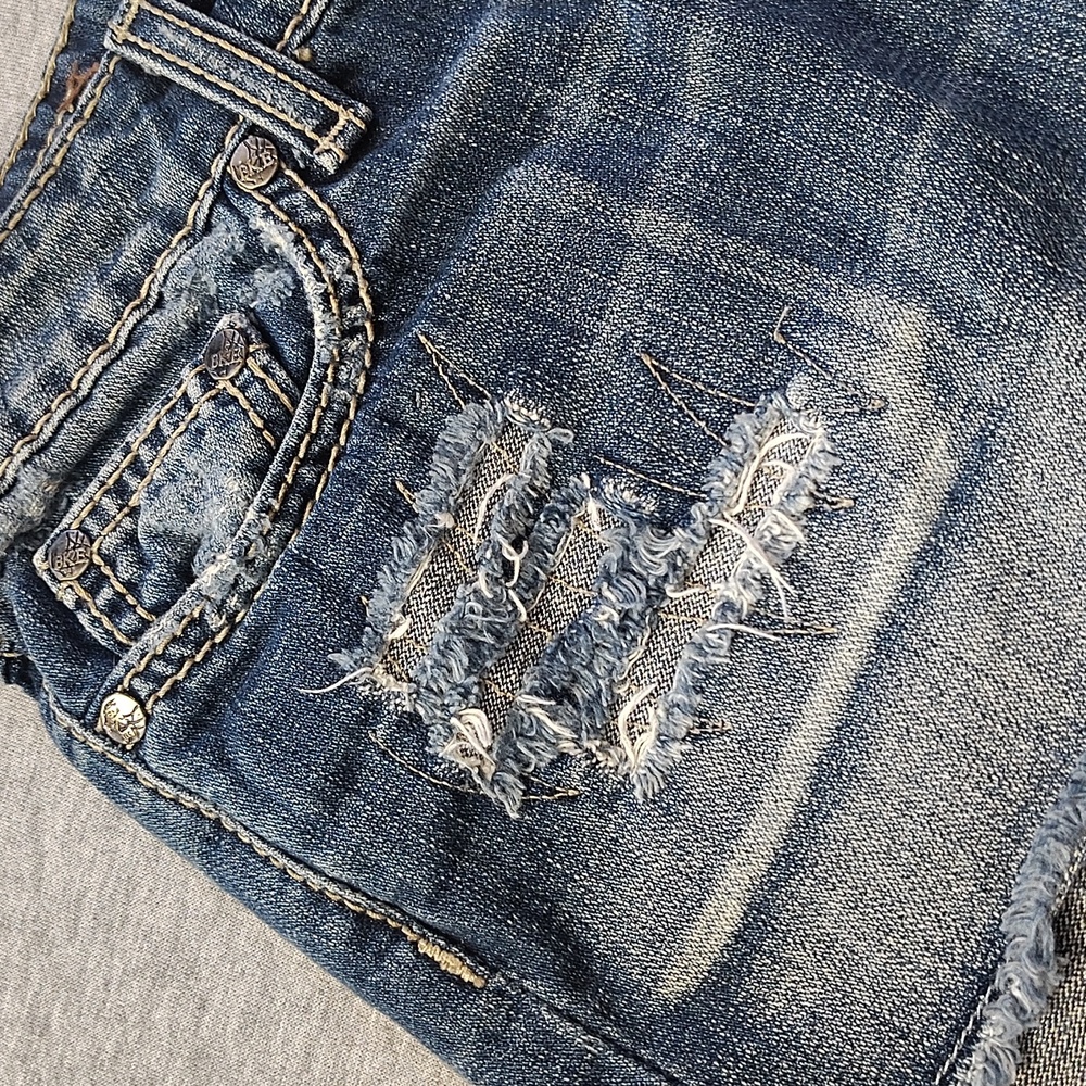 Denim Distressed Women's Shorts BKE BY BUCKLE FRAYED - Picture 2 of 16